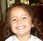 Amanda smiling ... (Click to enlarge)