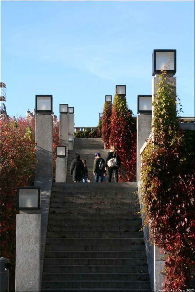 Image: Vigeland Sculpture Park part of Frogner Park Oslo 2007 080