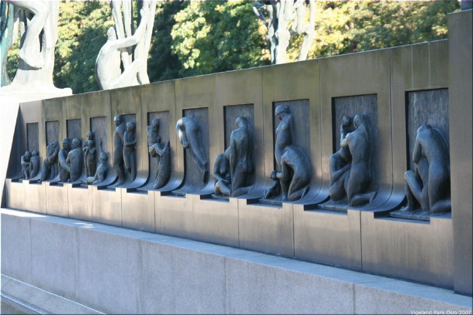 Image: Vigeland Sculpture Park part of Frogner Park Oslo 2007 090