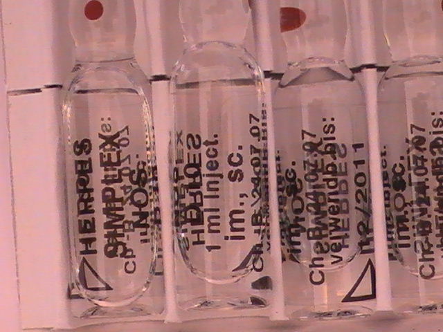 //www.curezone.org/upload/_G_H_Forums/Herpes/herpes_vials1.jpg