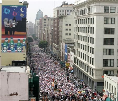//www.curezone.org/upload/_O_P_Forums/Politics/politics_r/Pro_immigration_activists_march_down_Broadway_during_a_protest_in_down.jpg